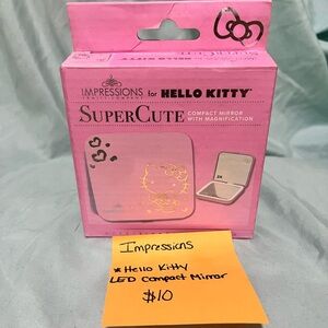 LED Compact Hello Kitty Mirror